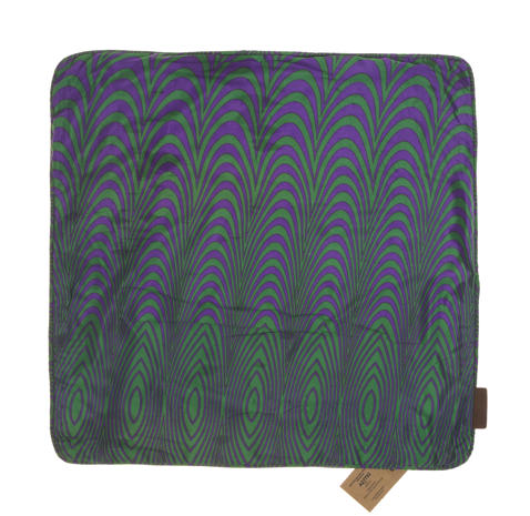 Silke pudebetræk 50x50 cm i bordeaux vinrød med fint prik og diamantmønstret sari pude stil med indisk etnisk boho pudestil