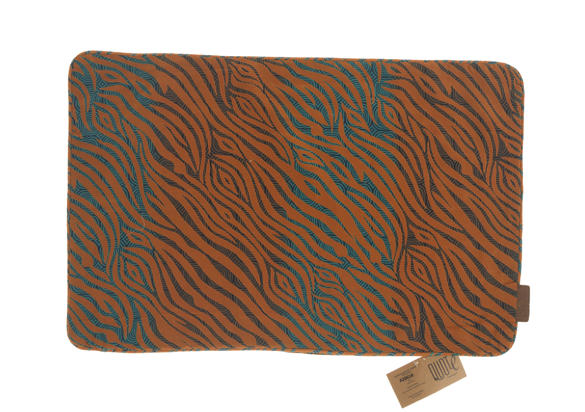 Silke pudebetræk 60x40 cm i rustorange og turkis med bølgende zebra-lignende mønster, farverigt unik boho etnisk vintage pude.