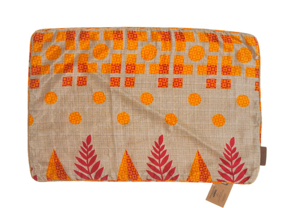 Silke pudebetræk 60x40 cm som sari pudebetræk i grå med farverigt orange og gule geometriske mønstre samt røde boho orientalske blade