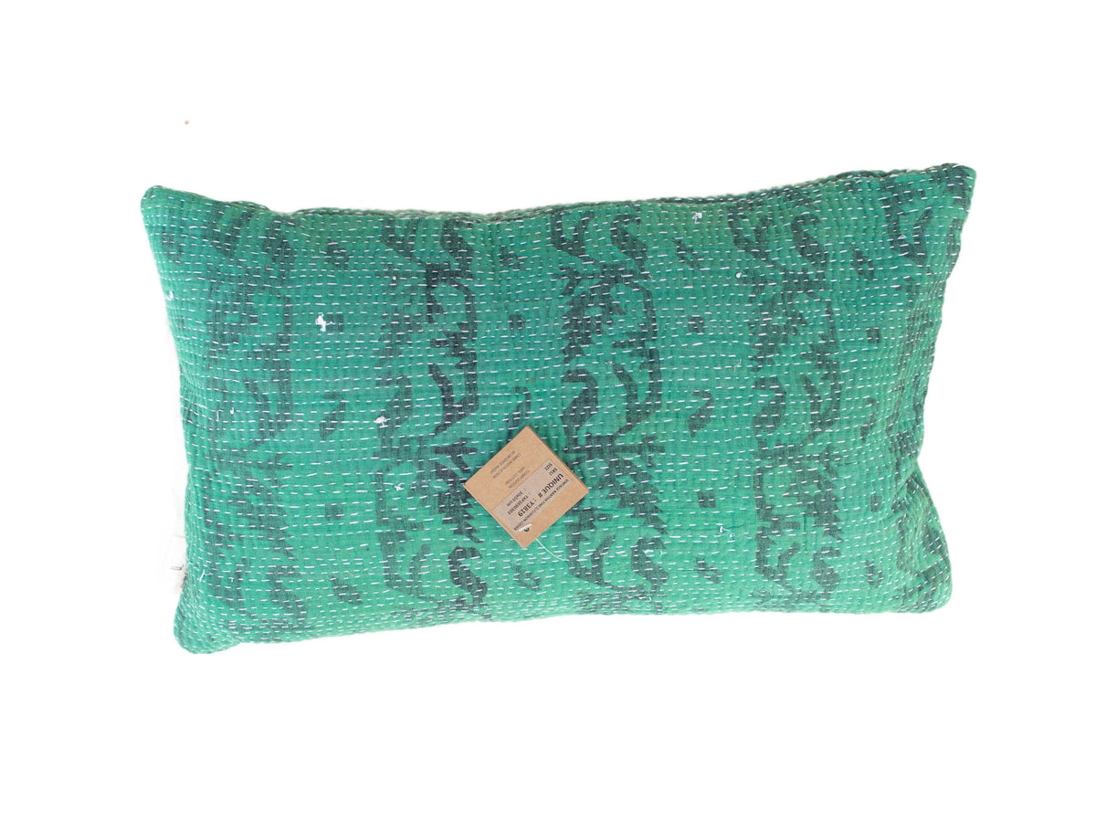 Grüner Sari-Kissenbezug in der Größe 30x50 mit weißem Muster und feinen Details - einzigartiges Sari-Kissen/indischer Kissenbezug im Bohème- und Vintage-Stil.