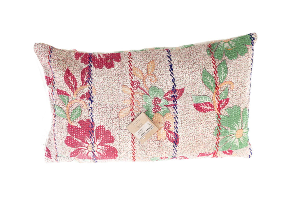 Sari pudebetræk 30x50 cm i vintage boho-stil med farverige blomster i rød, grøn og blå på beige bund (unika sari pude)