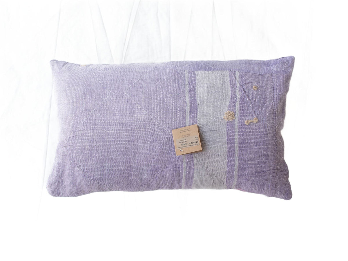 Sari pillowcase 30x50 in light purple with fine boho/bohemian patterns and small turquoise color details, Indian vintage Indian pillowcase (unique upcycled sari pillow)