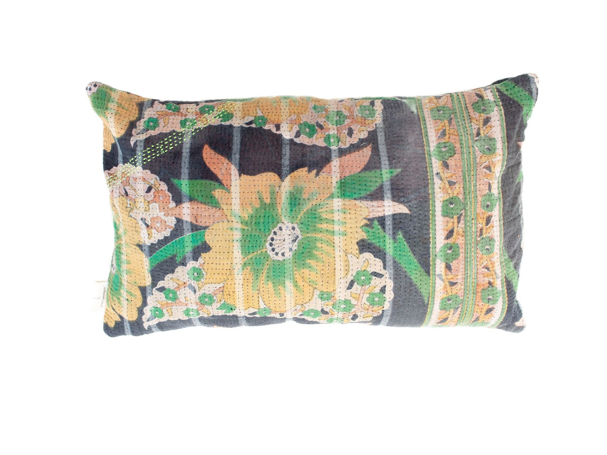 Sari pudebetræk 30x50 i hvidt med farverige saripuder-inspirerede pink striber og fine prikmønstre – unik indisk pudebetræk/boheme pudeslag for vintage og etniske puder