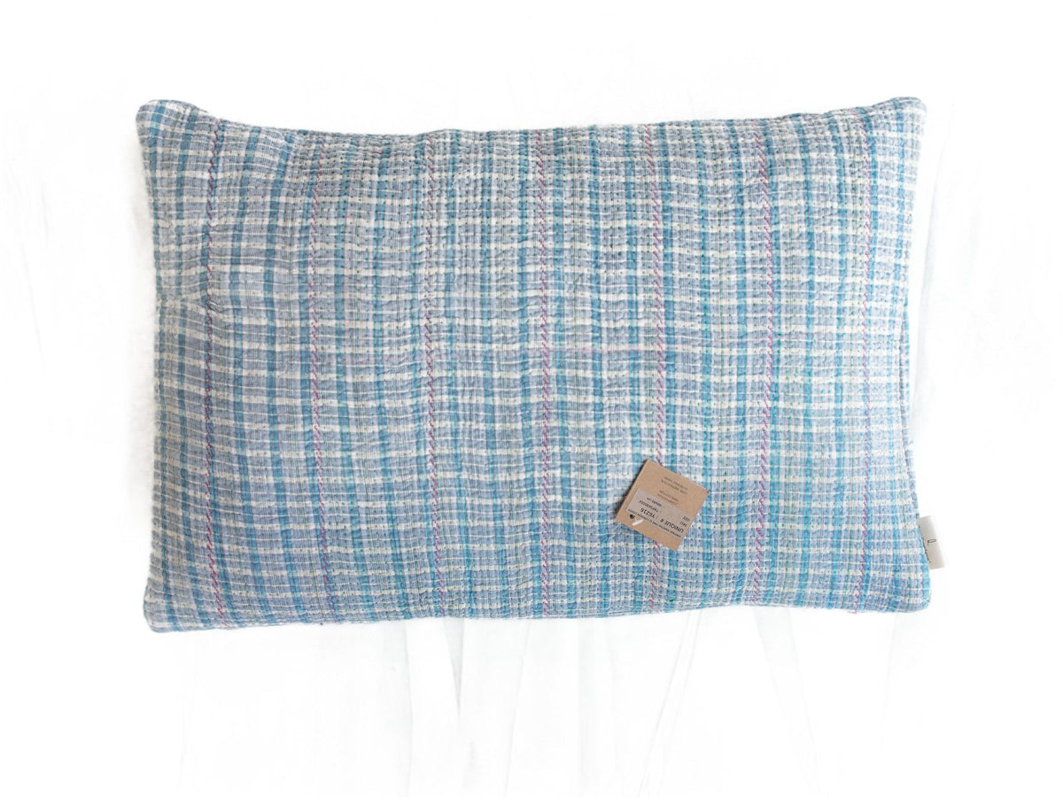 Sari pudebetræk 60x40 i rød/pink med turkis cirkelmotiv, mønstre og detaljer i indisk boho/boheme stil – farverige orientalske indiske pude betræk, unika saripude i upcycled vintage look.