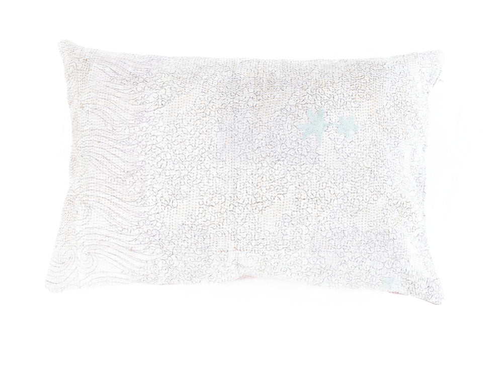 Sari pudebetræk 60x40 med unik vintage boheme mønster i creme, sand og lyseblå toner – farverigt indisk pudebetræk til saripude og saripuder