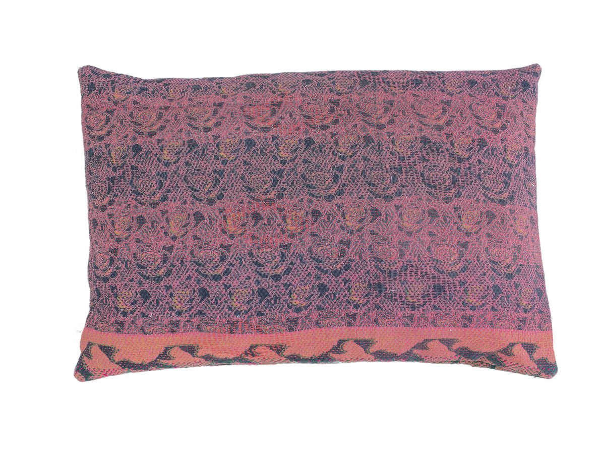 Sari pudebetræk 60x40 i beige med røde og blå stjerne-/mandala-mønstre og farverige etniske detaljer – unika indisk boho og vintage saripude, orientalsk upcycled look
