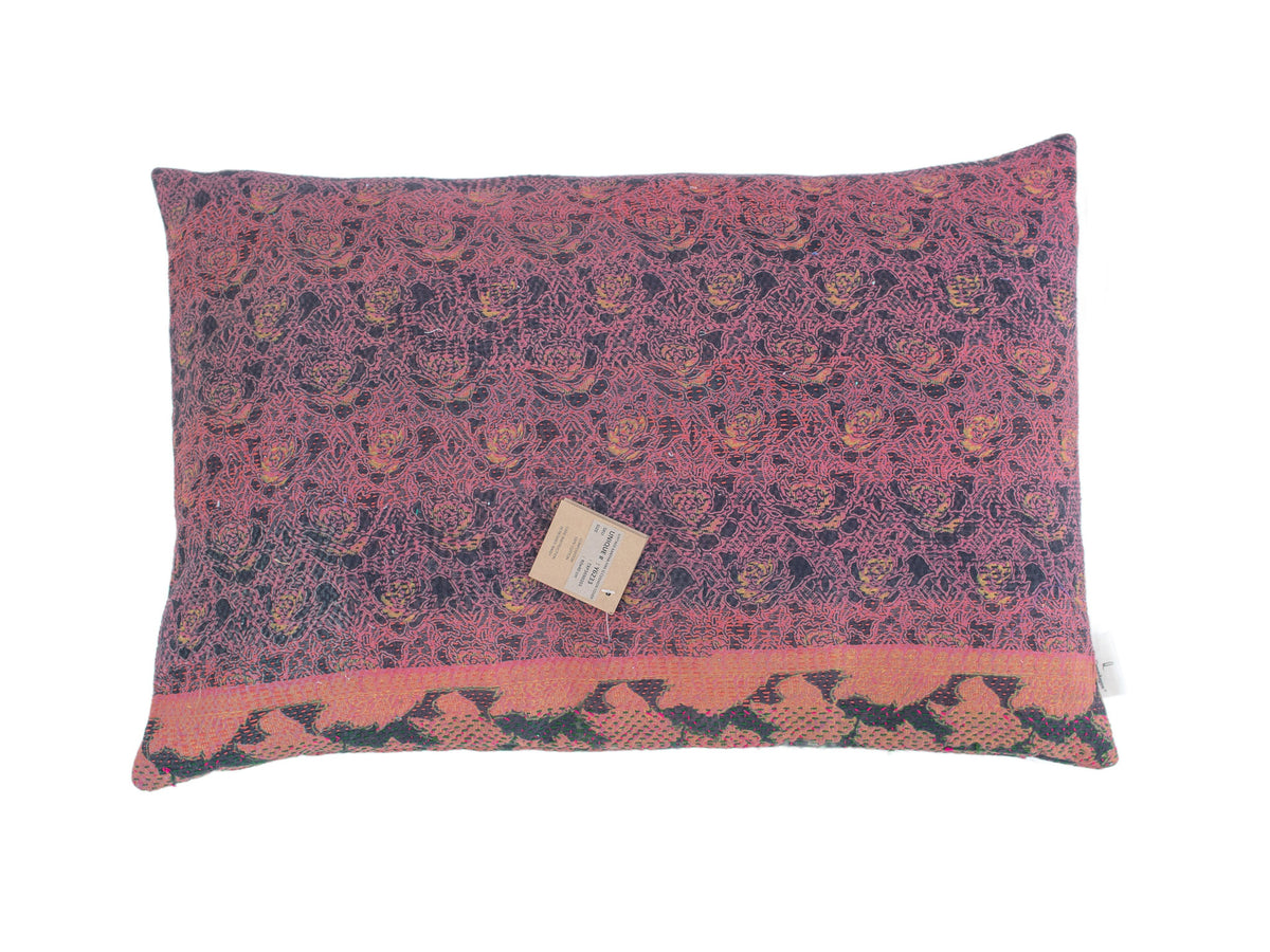 Sari pudebetræk 60x40 med beige bund, farverige boheme/boho mønstre og vintage indisk orientalsk design i rød, guld og mørkeblå toner (unika saripude)
