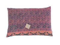 Sari pudebetræk 60x40 med beige bund, farverige boheme/boho mønstre og vintage indisk orientalsk design i rød, guld og mørkeblå toner (unika saripude)