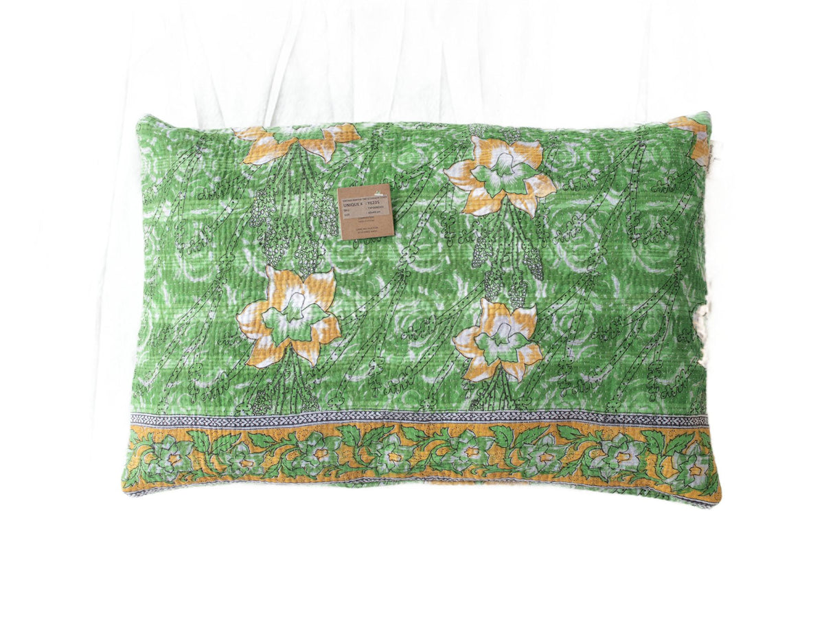 Sari pudebetræk 60x40 med vintage orientalsk boho mønster i mørkeblå/sort, røde og beige detaljer samt indiske saripuder mønstre, unika etniske puder