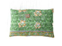 Sari pudebetræk 60x40 med vintage orientalsk boho mønster i mørkeblå/sort, røde og beige detaljer samt indiske saripuder mønstre, unika etniske puder
