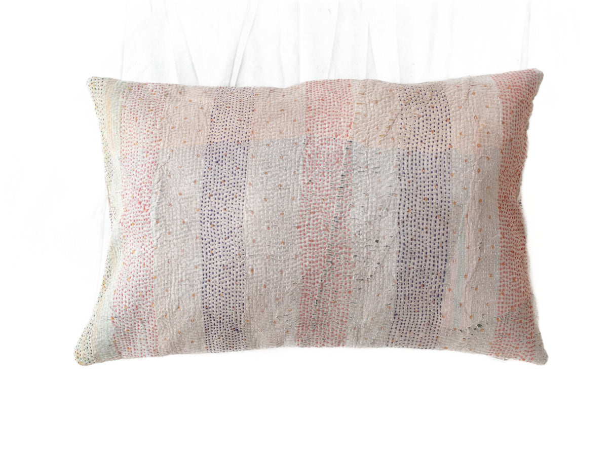 Sari pudebetræk 60x40 i sennepsgul og okker med cremefarvede mønstre og cirkler – unik indisk pude (boho/vintage, saripuder, indisk pudebetræk, upcycled pude)