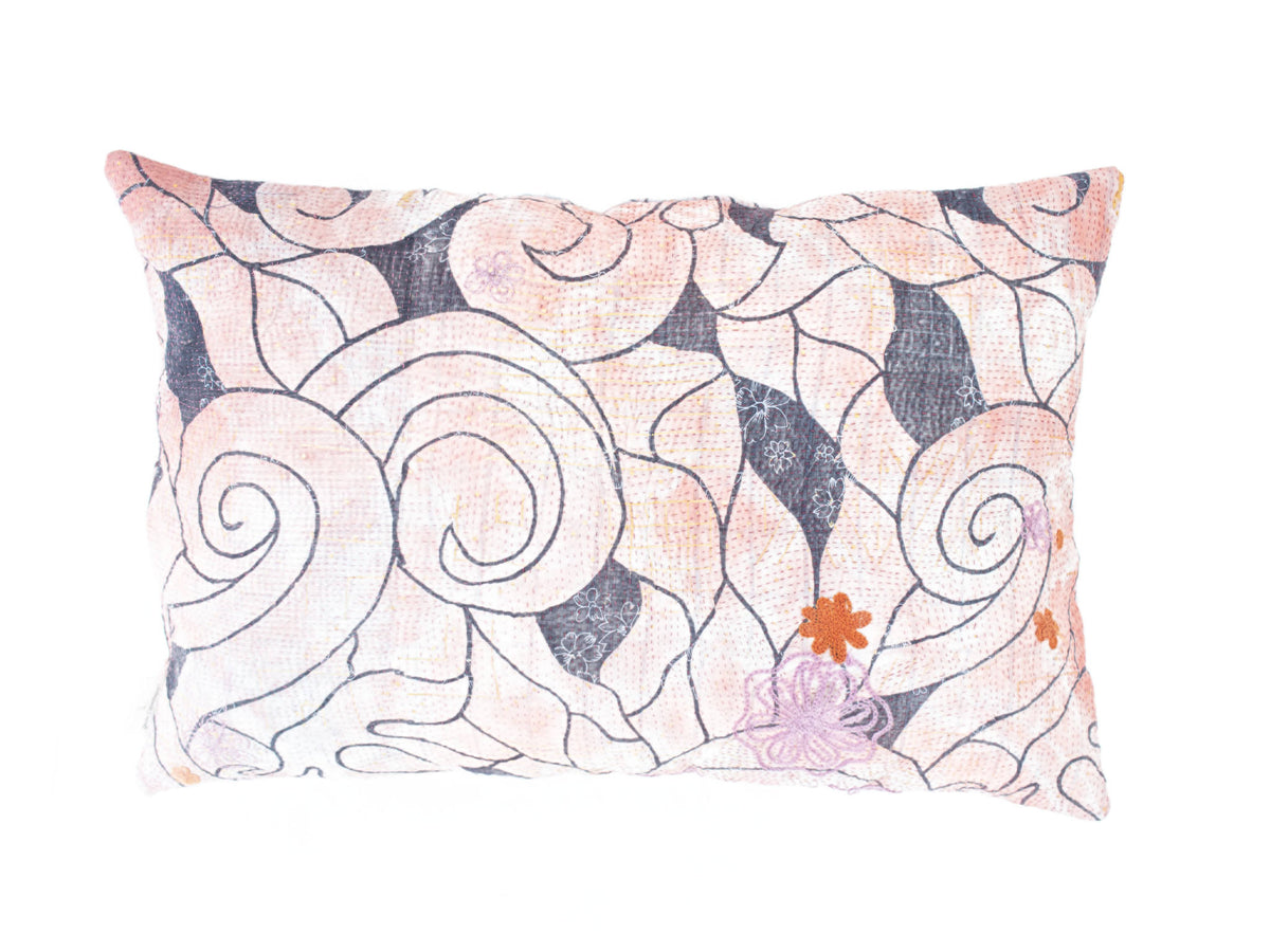 Sari pudebetræk 60x40 i hvidt og lyse pastelfarver med gyldent mønster, vintage boho indisk pude/upcycled saripude (unik indisk stil)