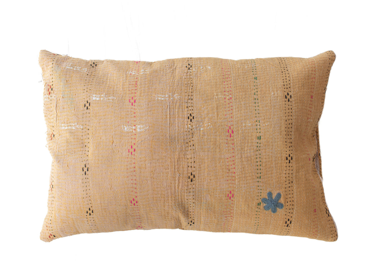 Sari pudebetræk 60x40 cm i boho boheme vintage stil, beige farve med farverige røde og blå geometriske stjerne-mønstre (unik indisk indisk pudebetræk/saripude)