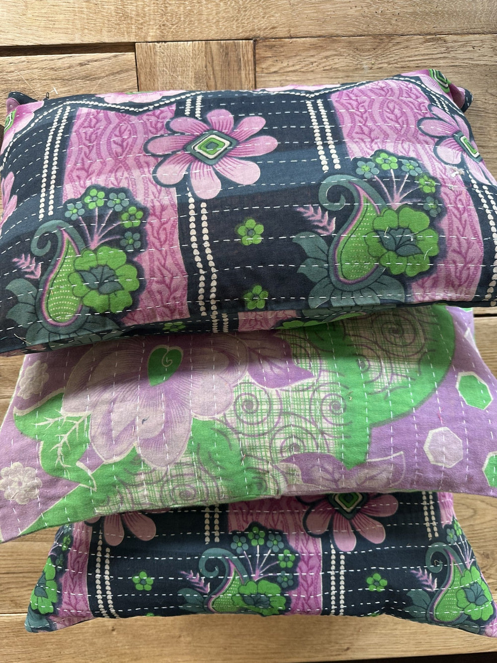 Kantha Trio 22 – 3 Sari pudebetræk 30×50 – Quote Copenhagen