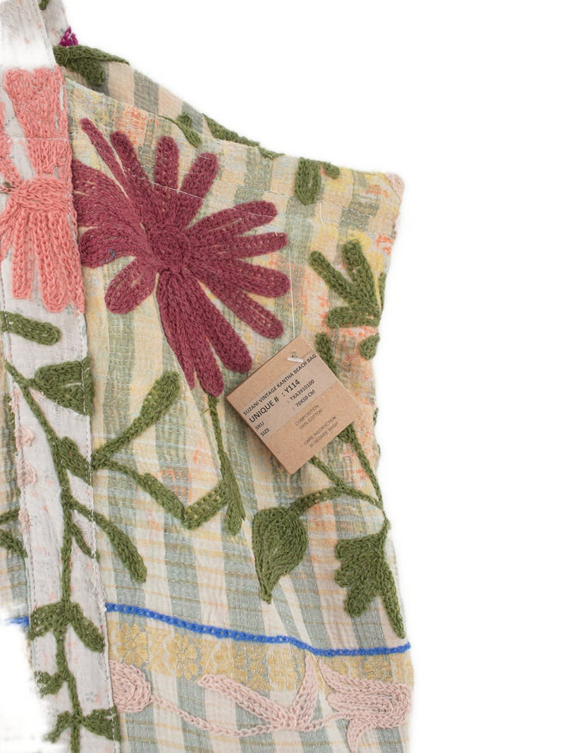 Suzani Vintage Beach dahinter