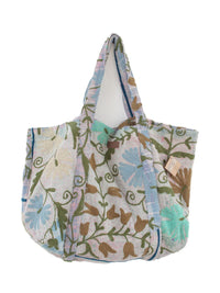 Suzani Vintage Beach dahinter