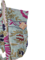 Suzani Vintage Beach dahinter