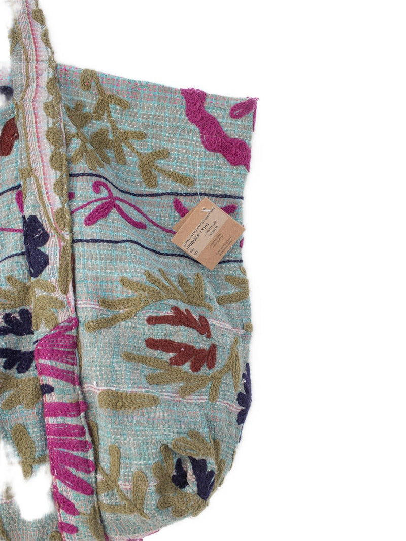 Suzani Vintage Beach dahinter