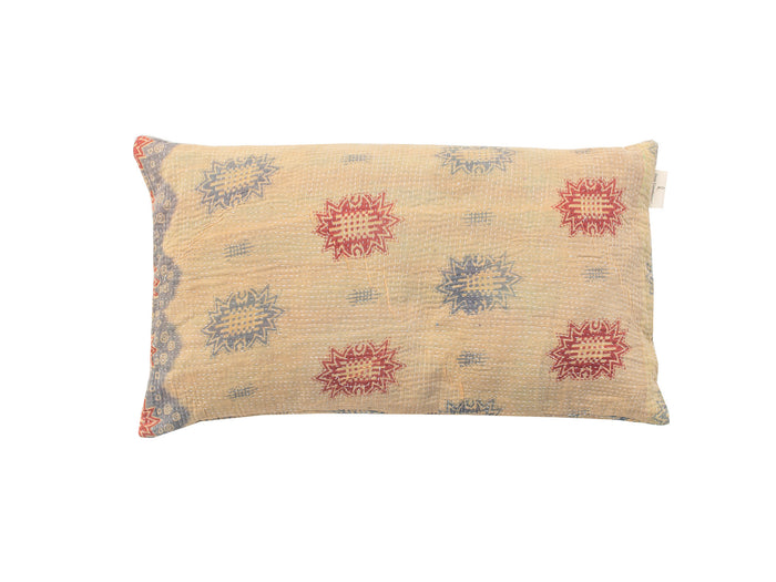 Unikt sari pudebetræk 30x50 med saripude-design i lyseblå/grå med guldfarvede orientalske dyremønstre og farverige detaljer, vintage boho og indisk pudebetræk-stil