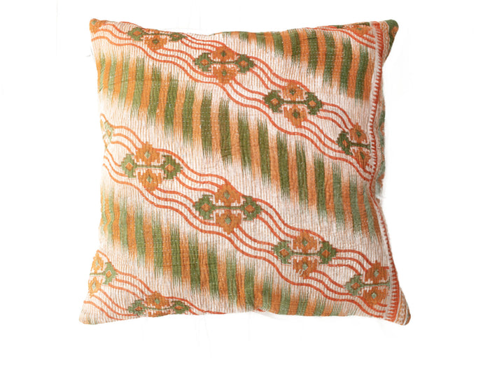 Sari pudebetræk 50x50 i vintage boho stil med farverige striber, grønne og orange toner samt mønstre og etniske detaljer