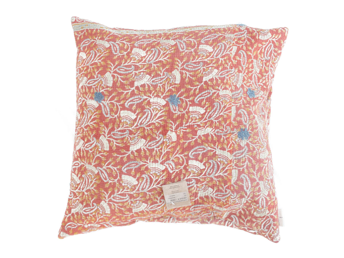Sari pudebetræk 50x50 i vintage rosa med indisk inspireret mønster, farverige saripuder med guldfarvede detaljer og små blå blomsterapplikationer, boho boheme indisk pudebetræk
