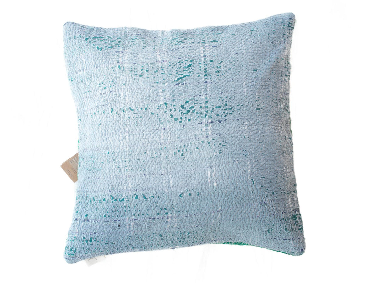 Sari pudebetræk 50x50 med vintage boho mønster i lyseblå og turkis, farverige indiske saripuder/upcycled pude i etnisk stil