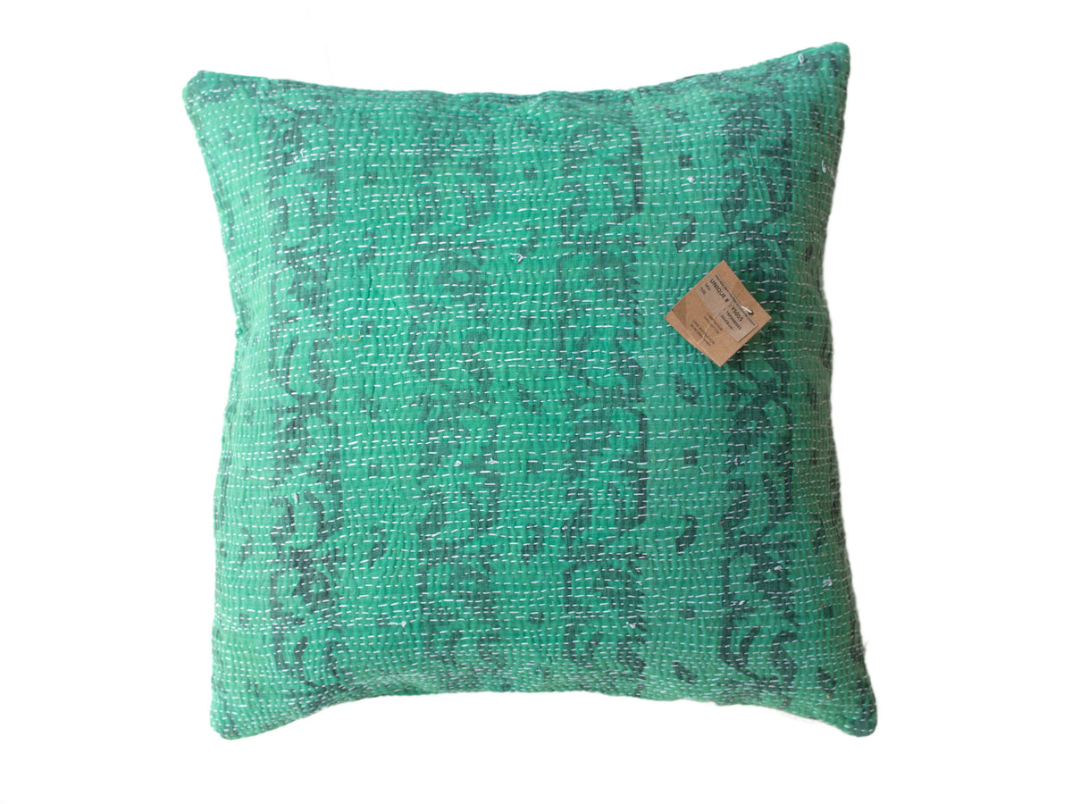 Grønt 50x50 sari pudebetræk med vintage, etnisk boho mønster og farverige saripude- detaljer i upcycled stil
