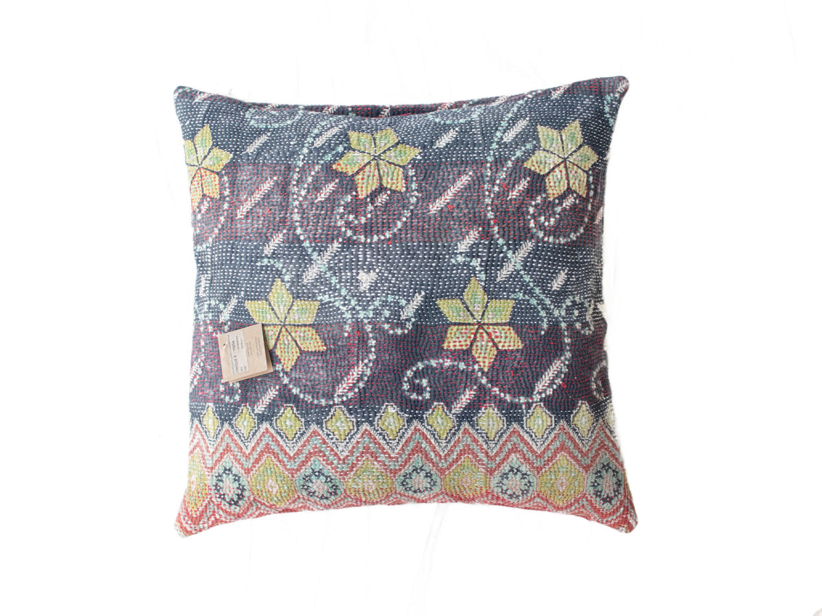 Sari pudebetræk 50x50 i mørkeblå og rød med farverige blomster- og geometriske mønstre, unikt indisk/boho saripude (orientalske etniske puder)