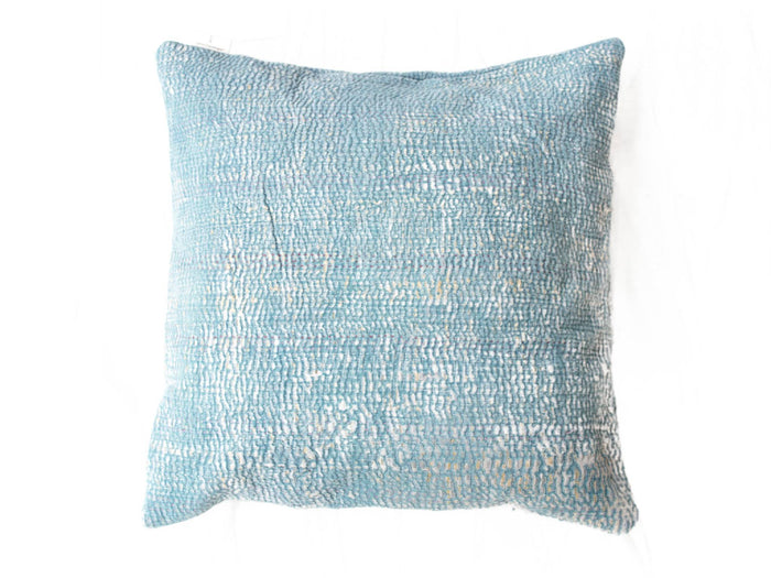 Sari pudebetræk 50x50 i lyseblå og aqua farver med fin struktureret, vintage mønster – boho/indisk indisk pudebetræk til saripude