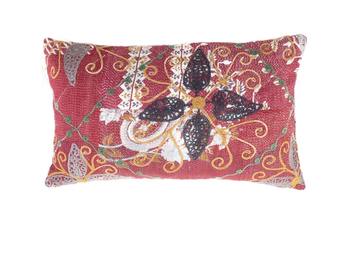 Unikt suzani pudebetrÃ¦k 30x50 cm i rÃ¸dbrun med broderede orientalske motiver som sorte fugle og gyldne slyngplanter til sari pude vintage boho