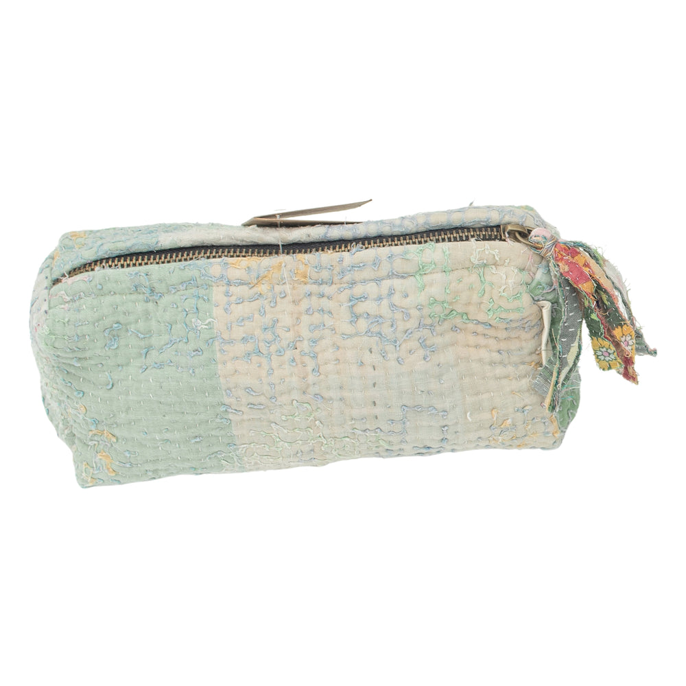 Kosmetiktasche Fine Q Pouch Large, 17 × 12 cm, in Mintgrün, Creme und Hellblau mit Reißverschluss und farbigen Stoffpartien.