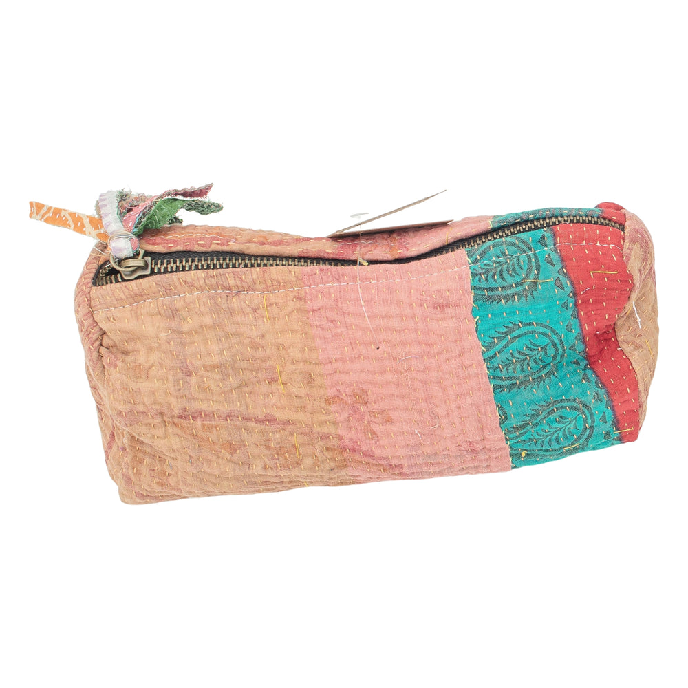 Kosmetiktasche Fine Q Pouch Large, 17 × 12 cm, in Pfirsich, Türkis und Rot mit Reißverschluss und farbigen Stoffpartien.